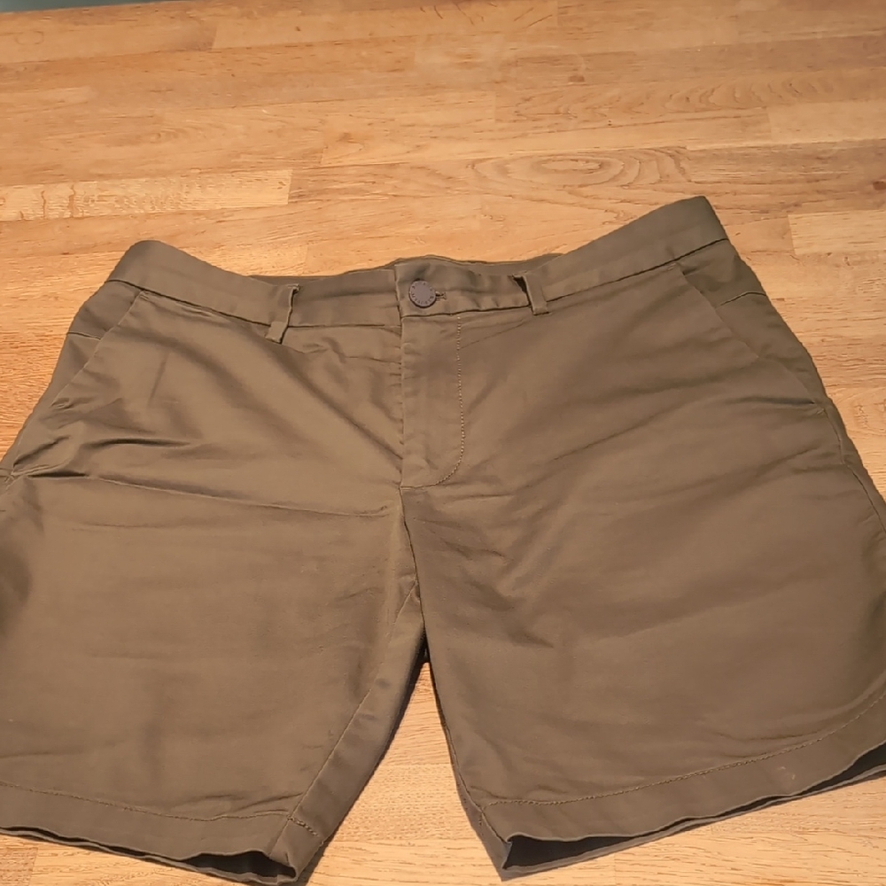 Banana Republic Aiden Short